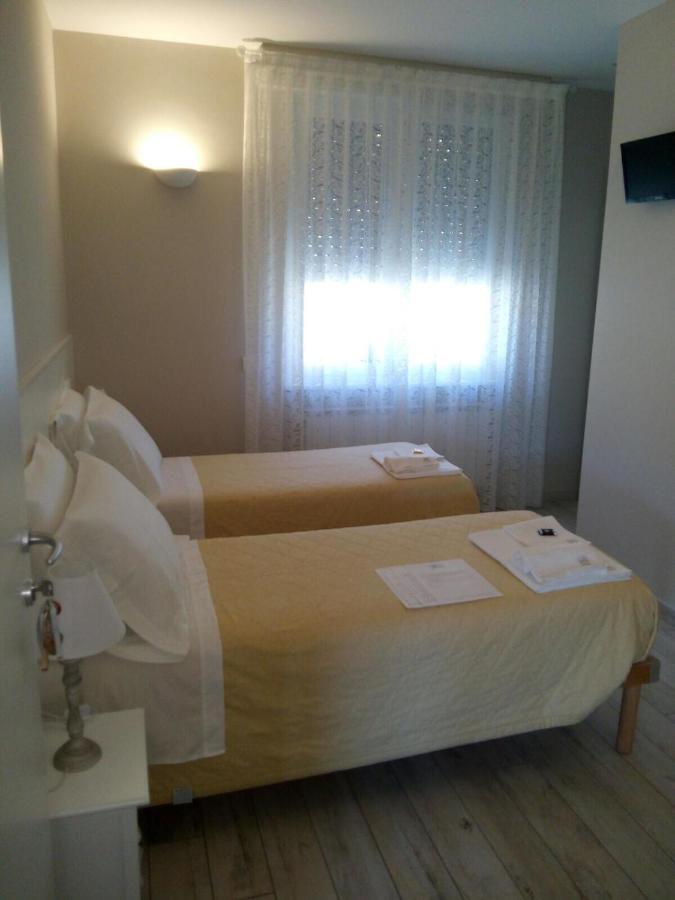 La Terrazza Sul Naviglio B&B Bernate Ticino Bagian luar foto