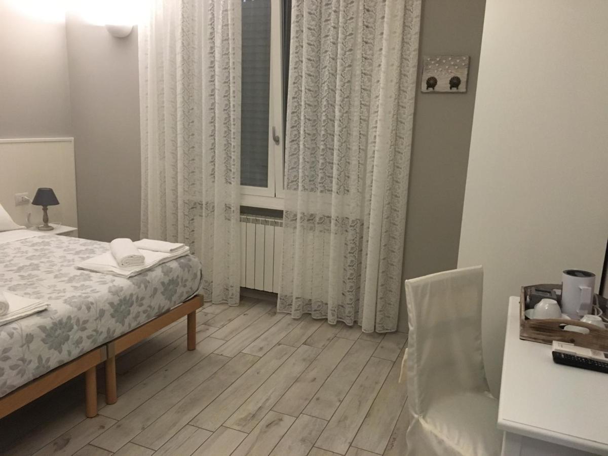 La Terrazza Sul Naviglio B&B Bernate Ticino Bagian luar foto